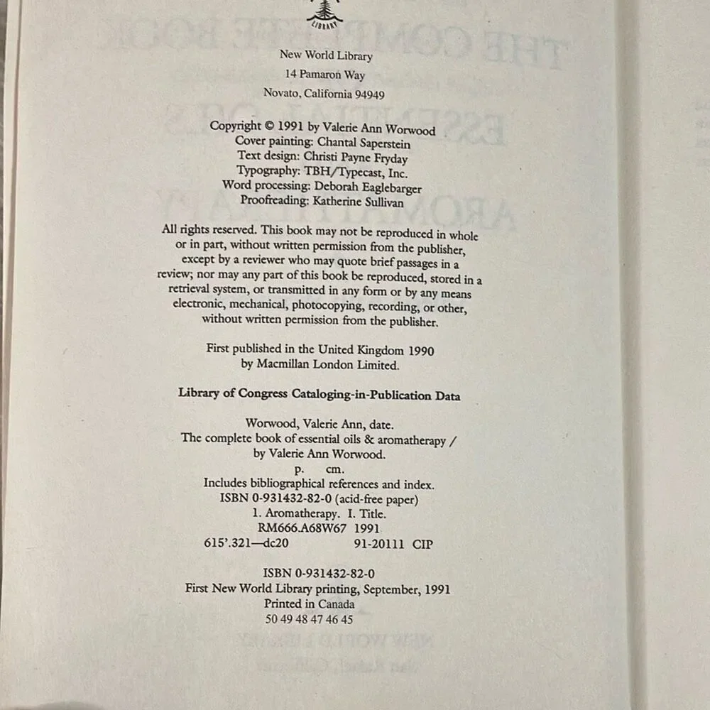 Complete Book Of Essential Oils and Aromatherapy Valeria Ann Worwood 423 pages